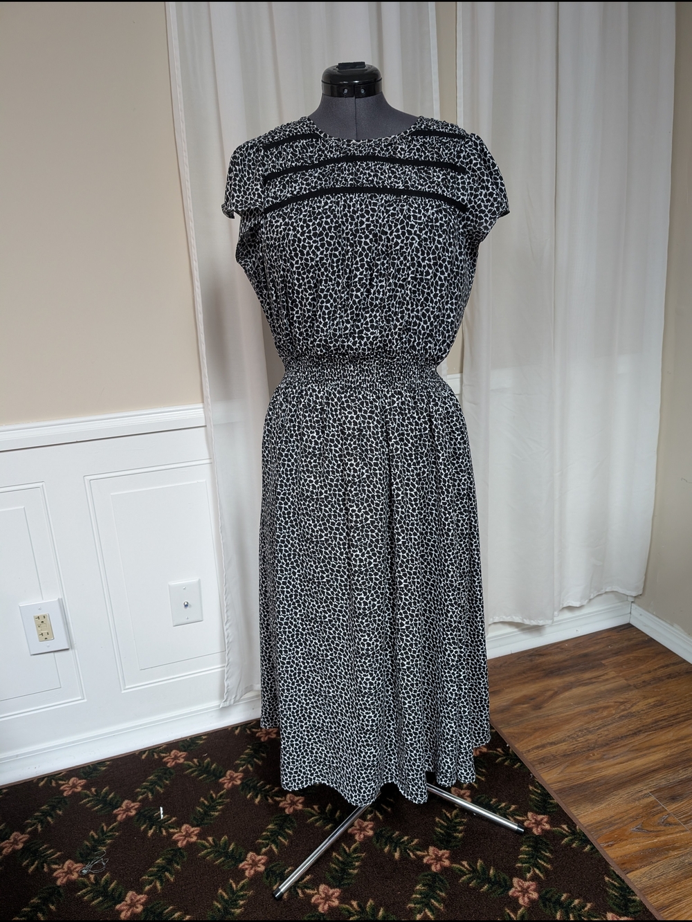 GAP Black and White Printed Midi Dress